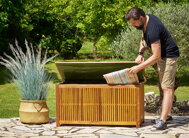 Holz-Aufbewahrungsbox ACACIA mit Rollen, 117x50x59 cm, naturbraun